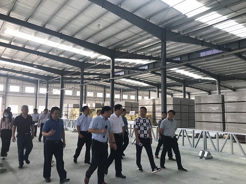 京山市半年經(jīng)濟(jì)工作會(huì)議項(xiàng)目拉練走進(jìn)湖北達(dá)權(quán)集團(tuán)